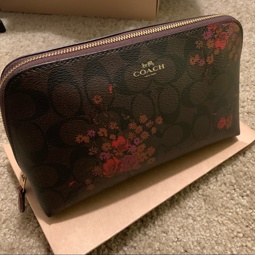 COACH COSMETIC CASE 22